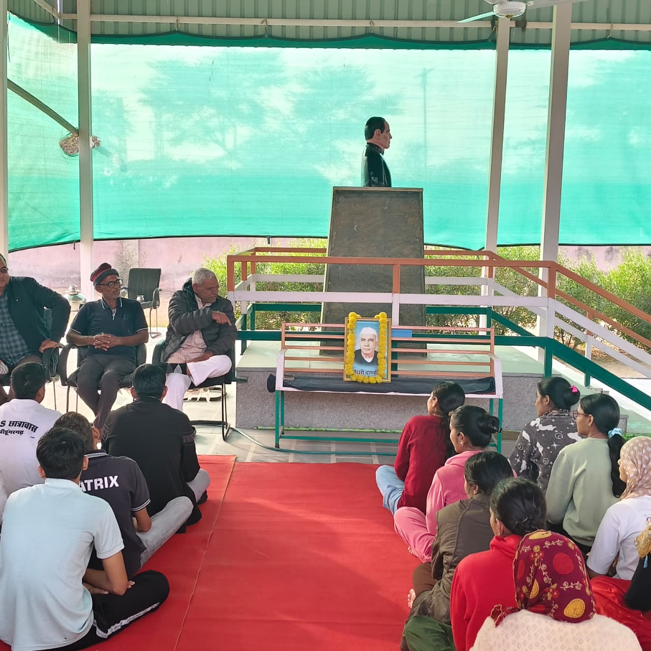 महर्षि दयानंद सरस्वती छात्रावास में पूर्व प्रधानमंत्री चौधरी चरणसिंह की जयंती मनाई गई