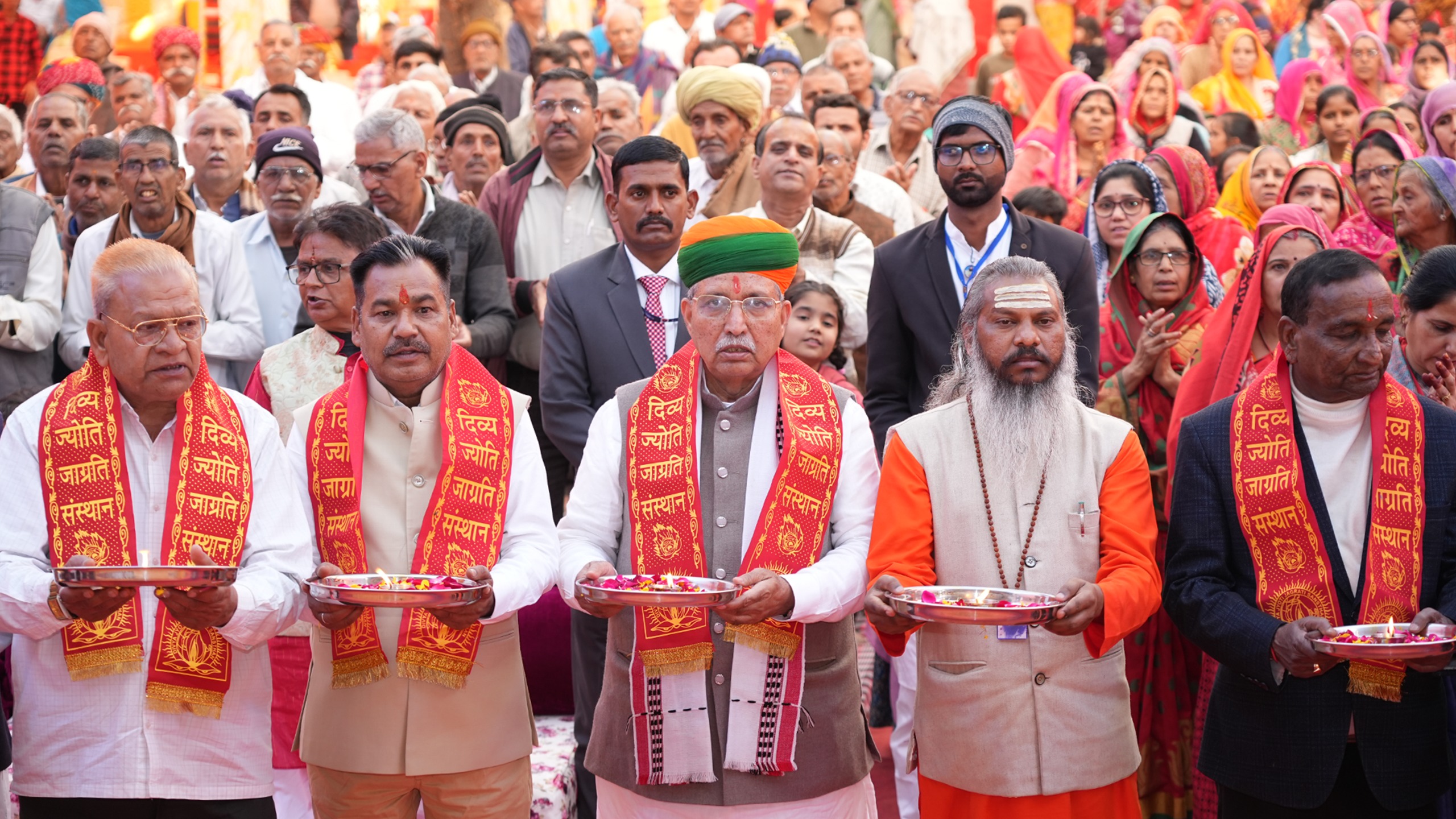 श्री कृष्ण कथा में अर्जुन राम मेघवाल ने भजन सुनाकर किया मंत्रमुग्ध, पूगल रोड पर भव्य आयोजन