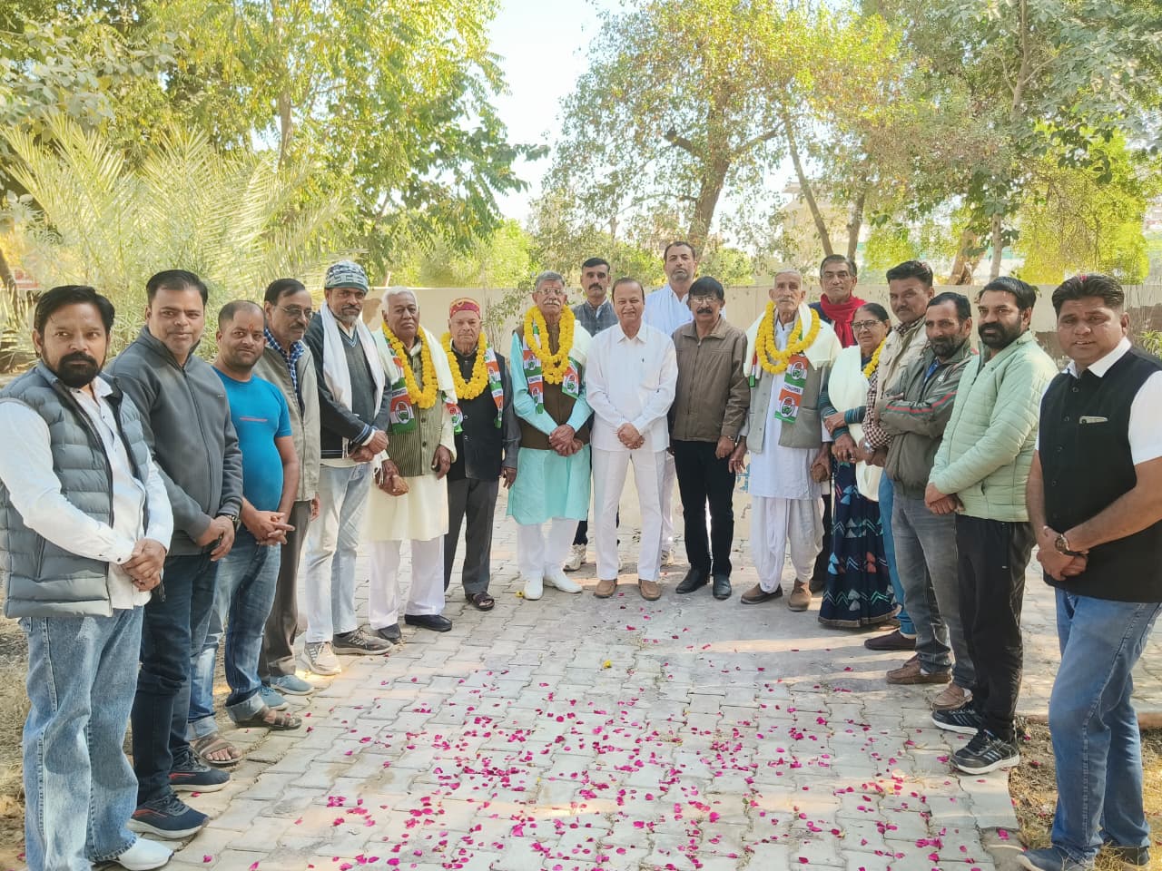 कांग्रेस की विचारधारा आज भी देश की सबसे बड़ी ताकत : वीरेंद्र बेनीवाल, 141वें स्थापना दिवस पर वरिष्ठ नेताओं का सम्मान