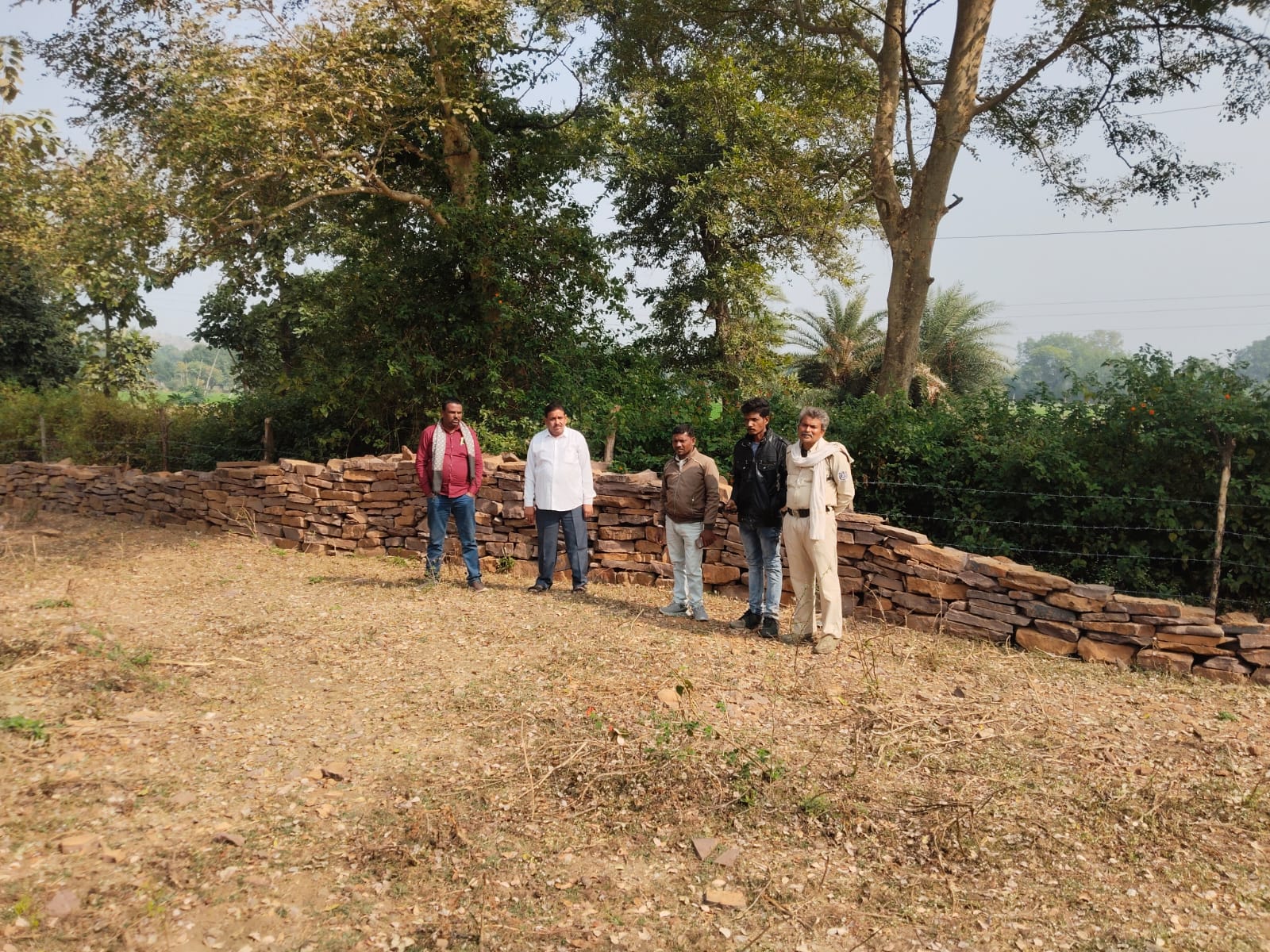 ग्राम पंचायत जमनापुर परासिया के विकास कार्यों का जनपद के अधिकारियों ने निरीक्षण दौरान की सराहना 
