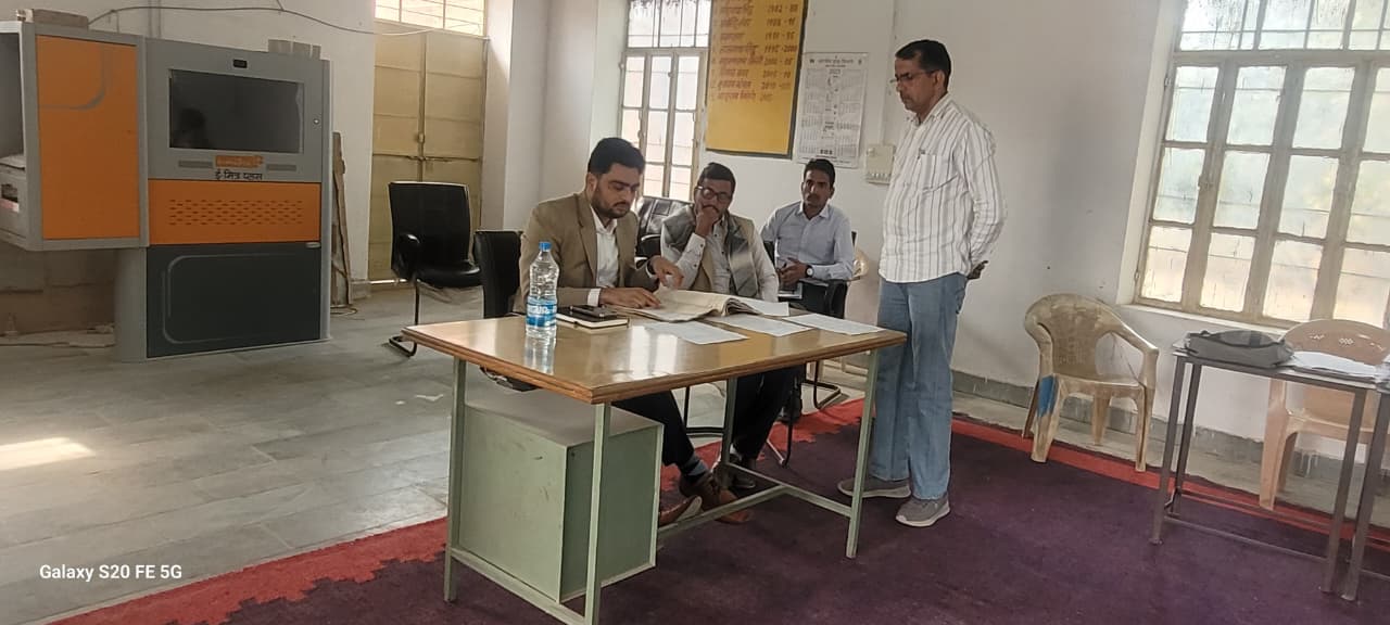 श्रीडूंगरगढ़: उपखंड अधिकारी सुभाष शर्मा ने किया ग्राम पंचायत कार्यालयों का निरीक्षण, अवैध अतिक्रमण पर कार्रवाई के निर्देश