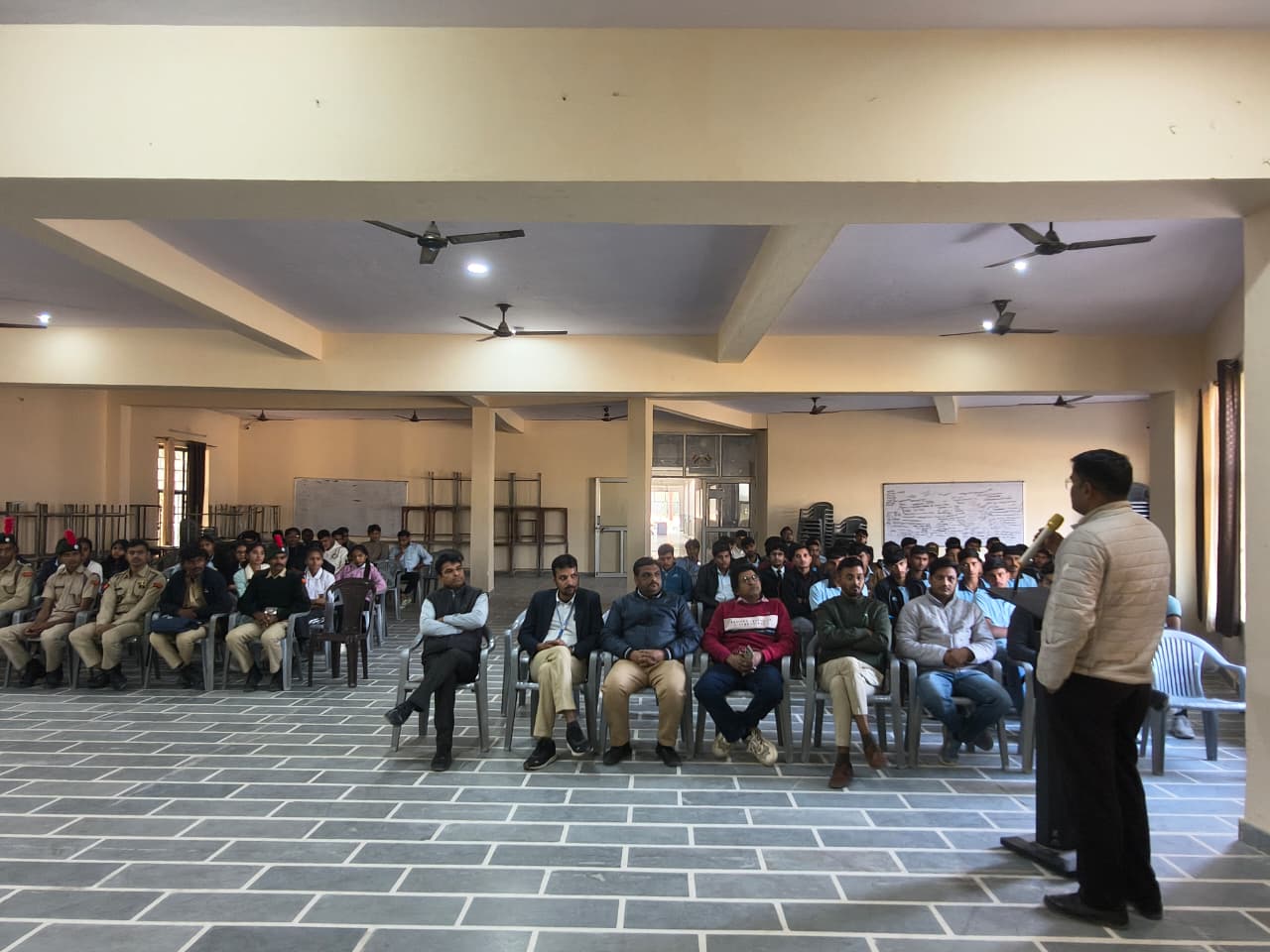 केकेसी पीजी महाविद्यालय में भारतीय नौसेना दिवस 2024 गरिमामय तरीके से मनाया गया, कैडेट्स ने प्रस्तुत किया प्रेरक नाटक