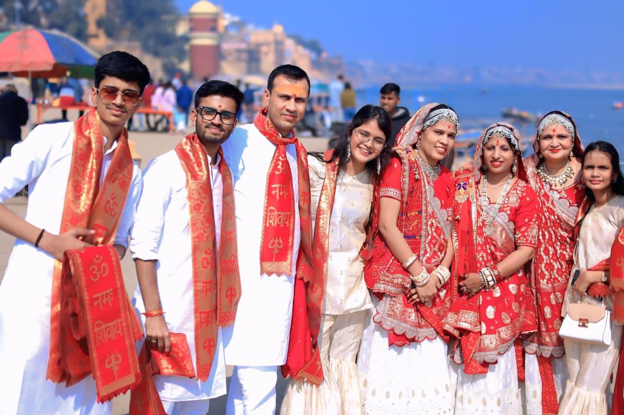 बसंत नूतनता के आविर्भाव का प्रतीक है: काशी में शिव महापुराण कथा में बोले संतोष सागर महाराज