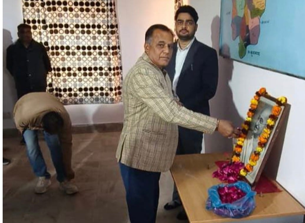 श्रीडूंगरगढ़ में शहीद दिवस पर उपखंड व नगर पालिका कार्यालयों में श्रद्धांजलि कार्यक्रम