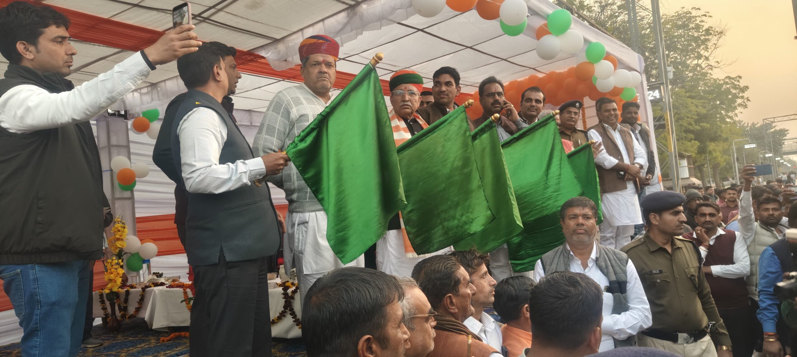 लूणकरणसर स्टेशन पर श्रीगंगानगर-हजूर साहिब नांदेड़ ट्रेन का ठहराव शुरू