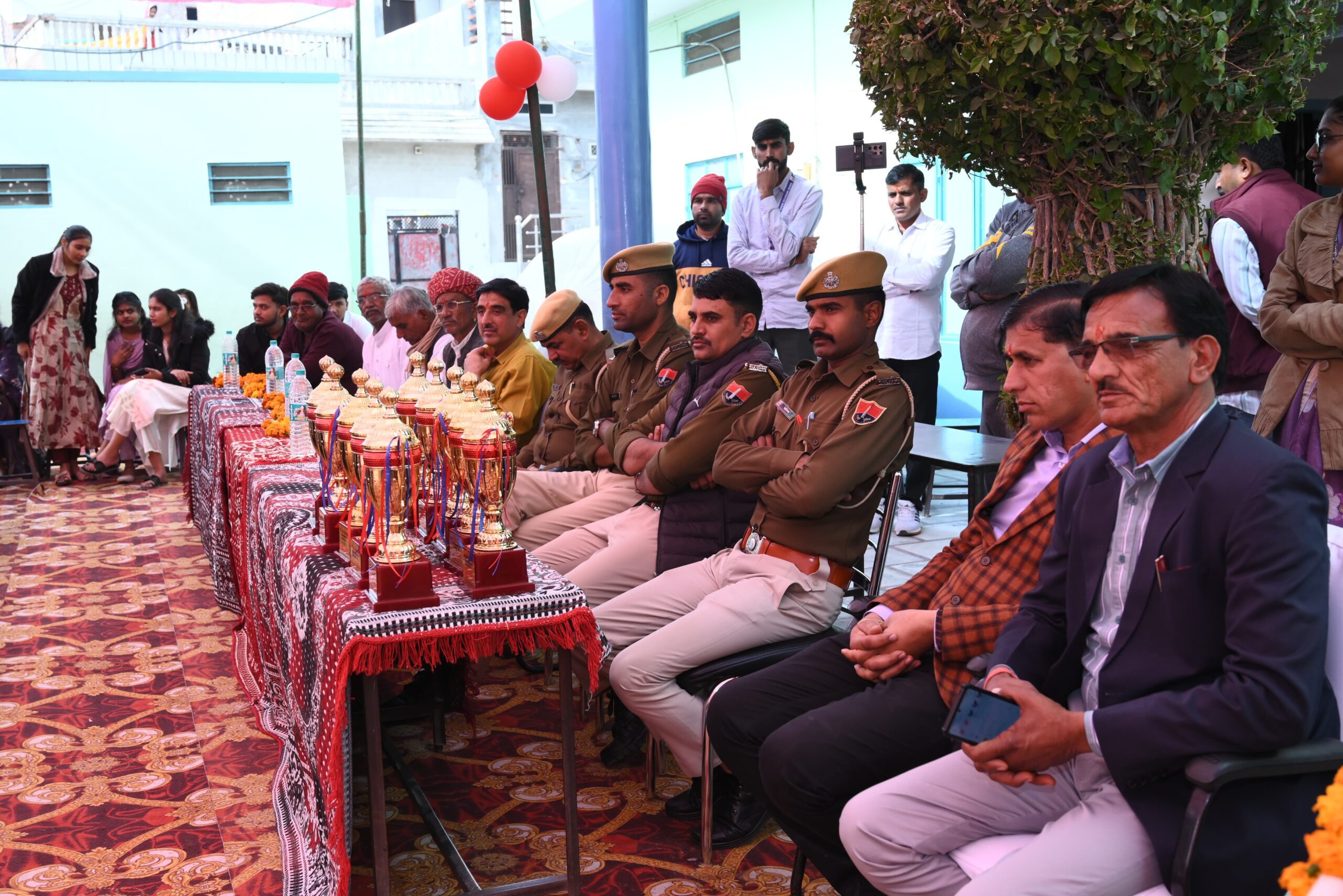 मदर के.डी. उच्च माध्यमिक शिक्षण संस्थान में कक्षा 12वीं का विदाई समारोह संपन्न