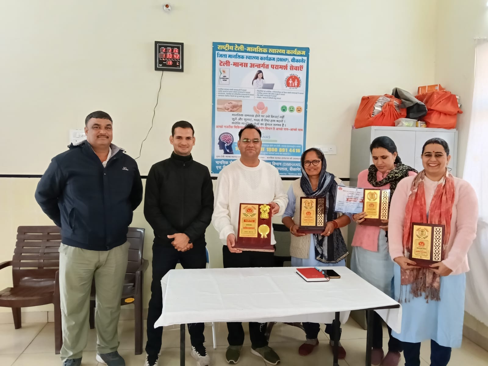 डॉ. राजीव सोनी ने सांवतसर प्राथमिक स्वास्थ्य केंद्र का किया निरीक्षण, उत्कृष्ट कार्य करने वाले कार्मिक सम्मानित