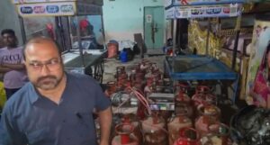 देर रात रसद विभाग की बड़ी कार्रवाई, 46 घरेलू गैस सिलेंडर जब्त