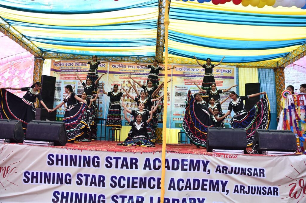 अर्जुनसर में शाइनिंग स्टार एकेडमी का वार्षिकोत्सव सम्पन्न, IAS डॉ. पुरुषोत्तम झोरड़ ने विद्यार्थियों को किया प्रेरित