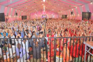 जगद्गुरु श्री वसंत विजयानंद गिरि जी महाराज के सानिध्य में मां की भक्ति आराधना साकार रुप ले रही