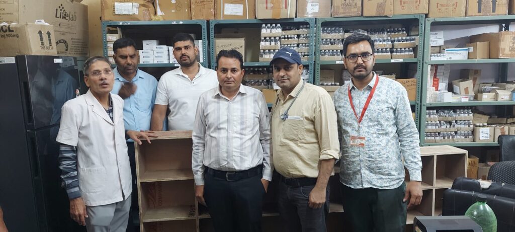 पवन कुमार बूटण ने उपजिला अस्पताल में तीन रैक भेंट दी