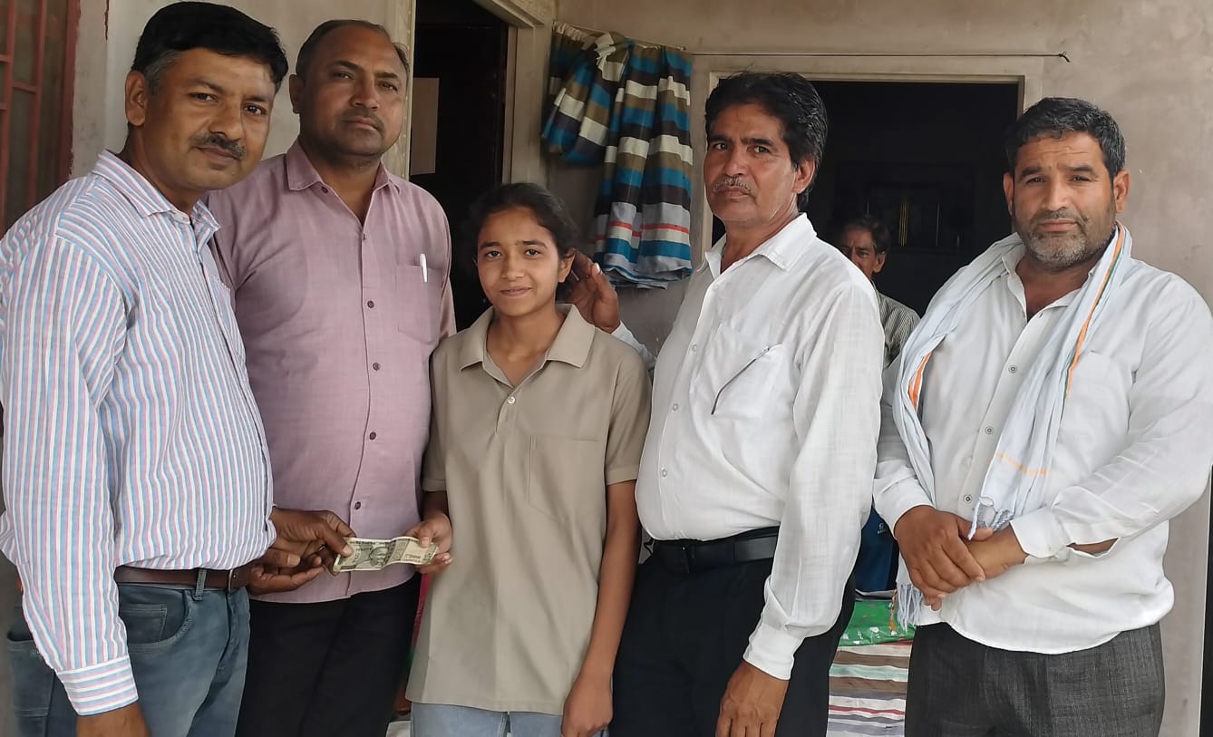 मोमासर की छात्रा किरण प्रजापत ने 10वीं बोर्ड में 98.17% अंक हासिल कर रचा इतिहास