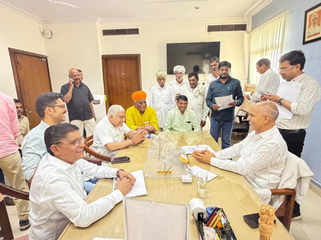 जयपुर सचिवालय में जनहित मुद्दों पर विधायक ताराचंद सारस्वत की हुई महत्वपूर्ण बैठक