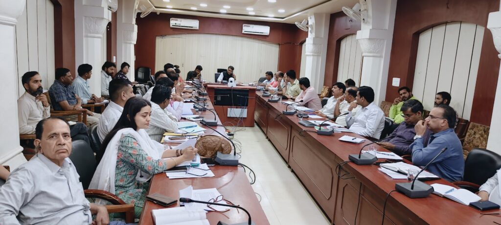 किसी भी विभाग में परिवाद 15 दिन से ऊपर लंबित ना रहे- श्री निशांत जैन, जिला कलेक्टर