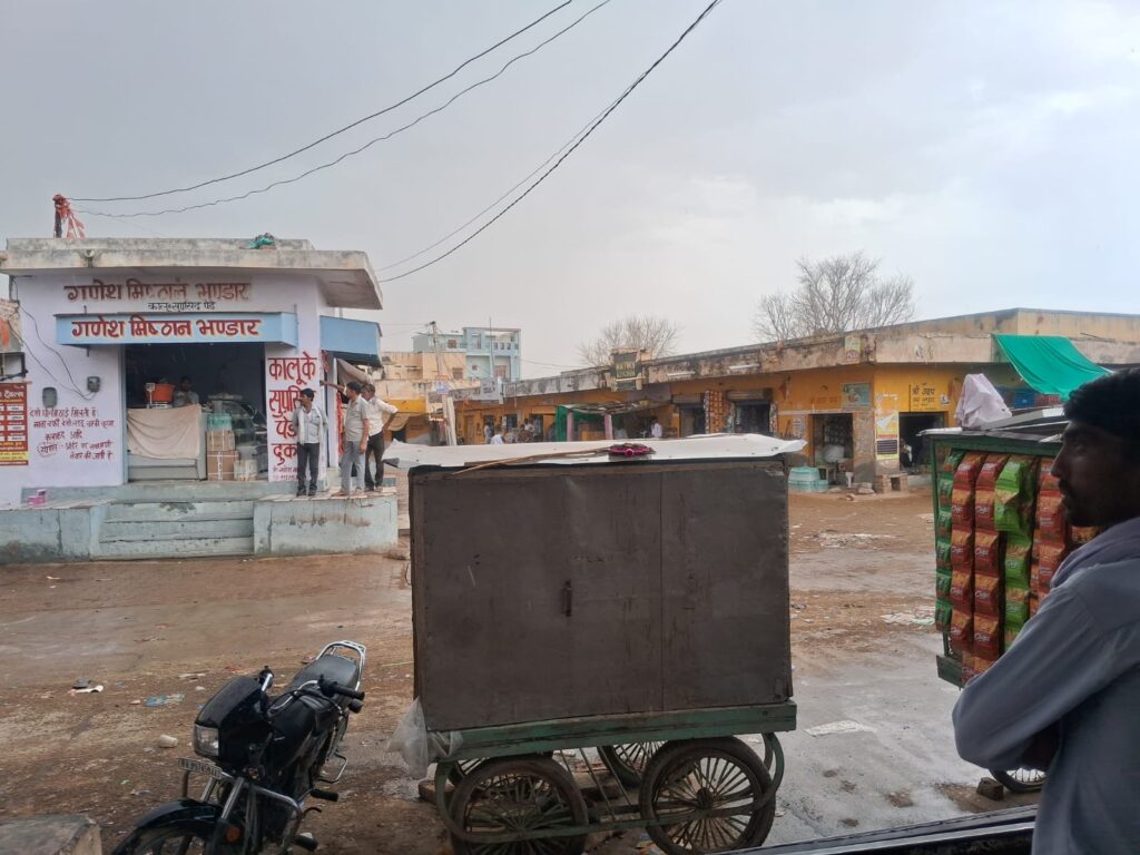 कालू-लूणकरणसर मेगा हाईवे पर अतिक्रमण से हादसे की आशंका