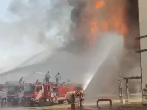 राजस्थान के बाड़मेर में HPCL रिफाइनरी में आग:कई घंटे बाद काबू पाया गया; कल प्रधानमंत्री उद्घाटन करने वाले 